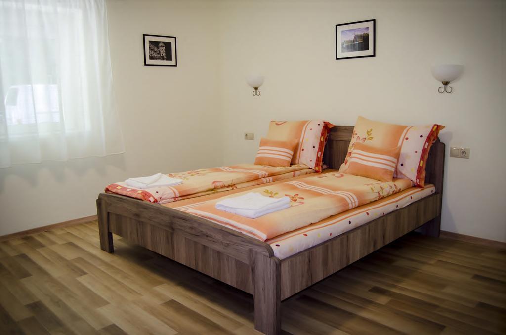 Csongradi Vendegvaro Apartmanok, Szarka Haz Bagian luar foto